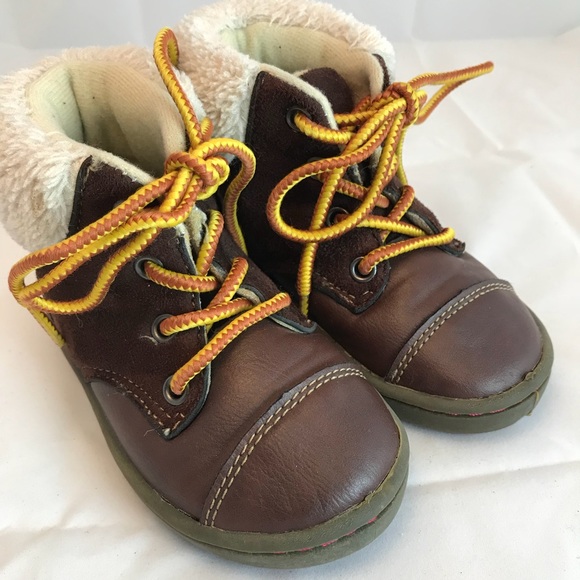 OshKosh B'Gosh Eddy 14 Lace Up Boot toddler 6 - Picture 1 of 8